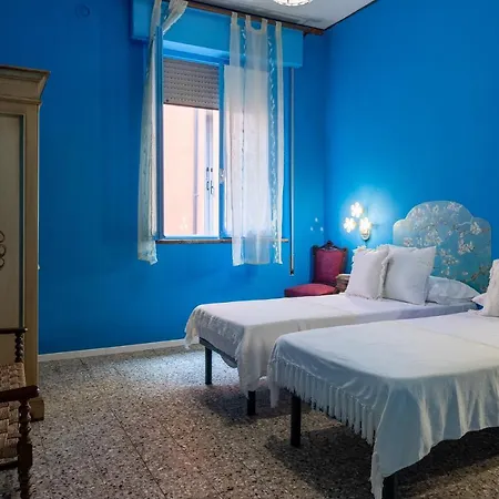 Guesthost - Un Tocco Di Blu - La Vegra