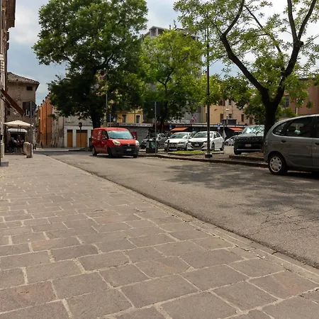 Guesthost - Un Tocco Di Blu - La Vegra * Ferrara