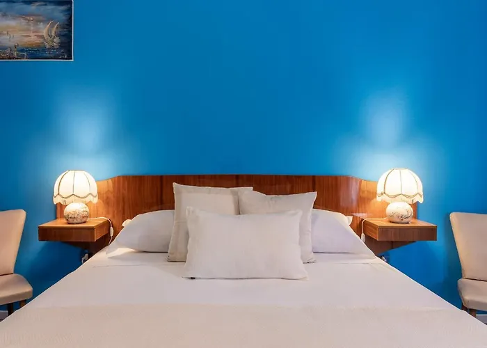 Guesthost - Un Tocco Di Blu - La Vegra *